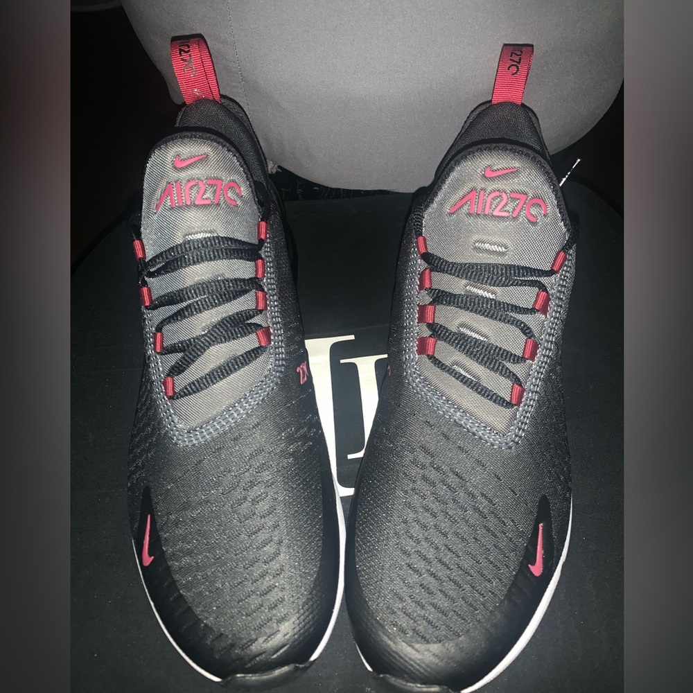 🔥NIKE 270 -NEW-